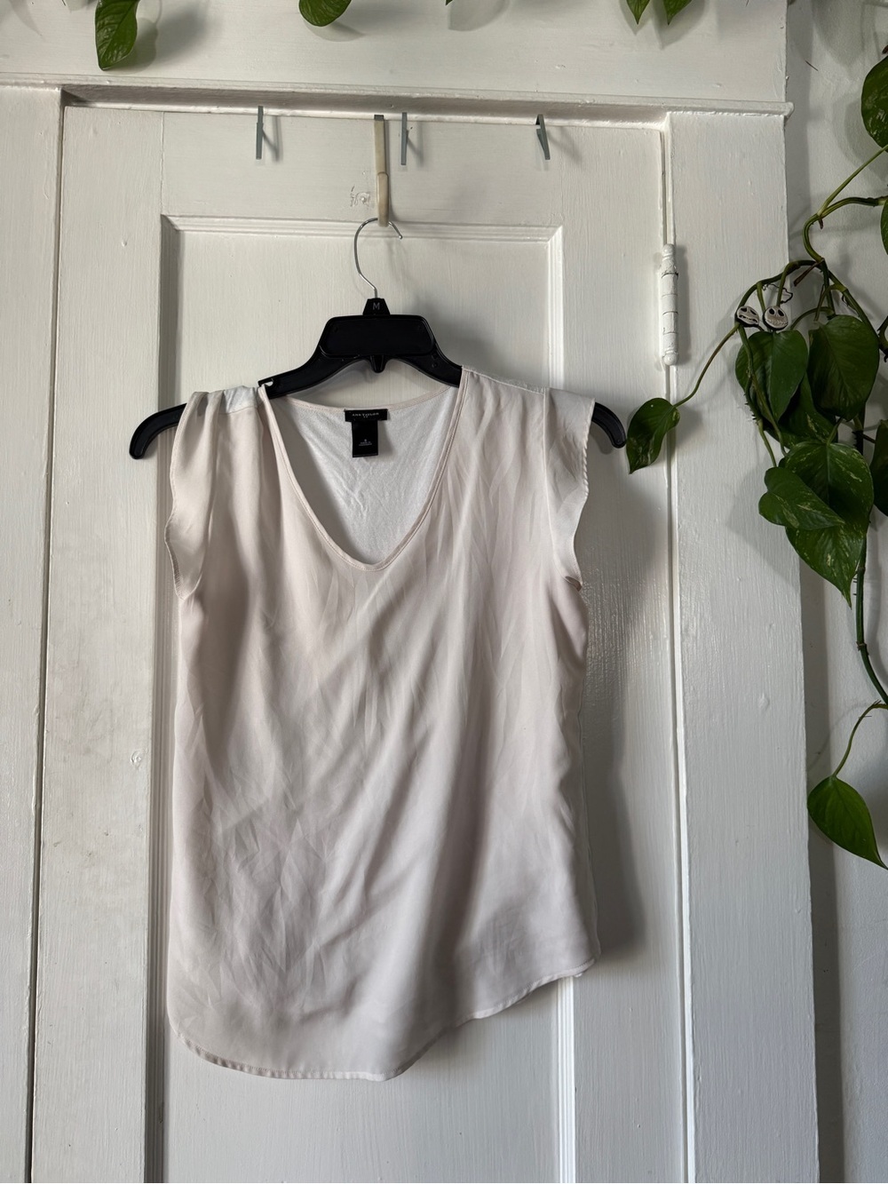 Ann Taylor size S V-Neck Cap Sleeve Women’s Top